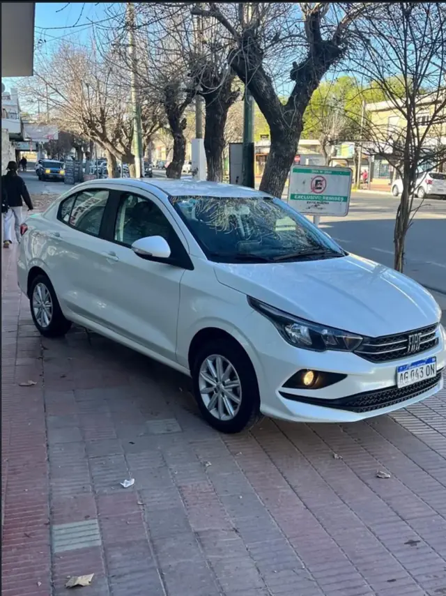 Fiat Cronos 2023 blanco, seminuevo